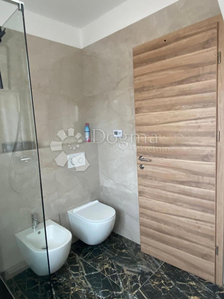 Hiša Karigador, Brtonigla, 185m2