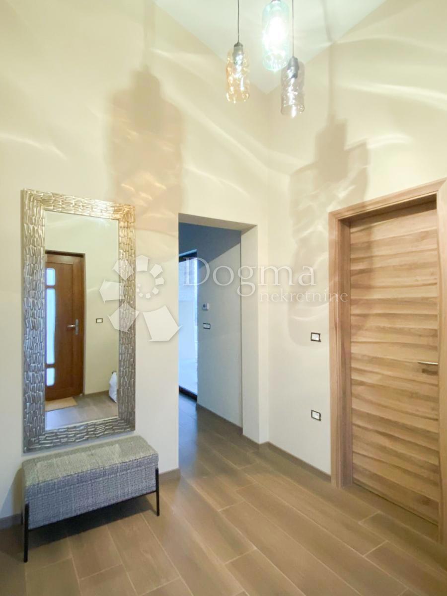 Hiša Karigador, Brtonigla, 185m2