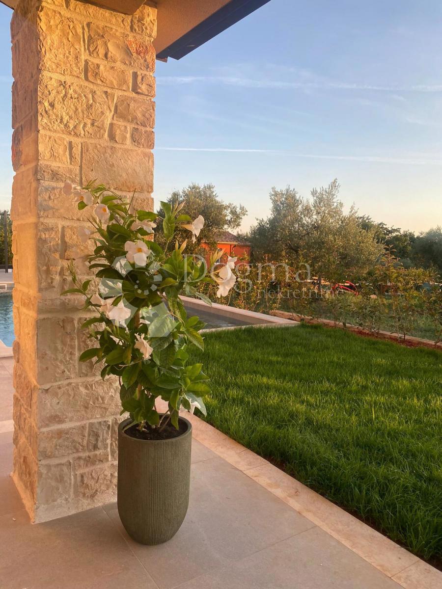 Hiša Karigador, Brtonigla, 185m2