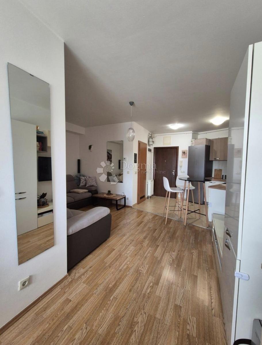 Stanovanje Oroslavje, 44m2