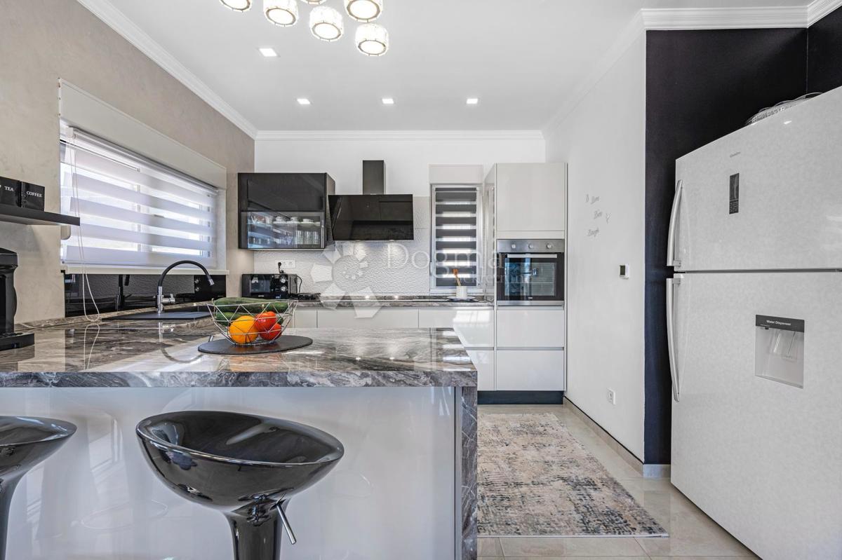 Hiša Bilice, Šibenik - Okolica, 142m2