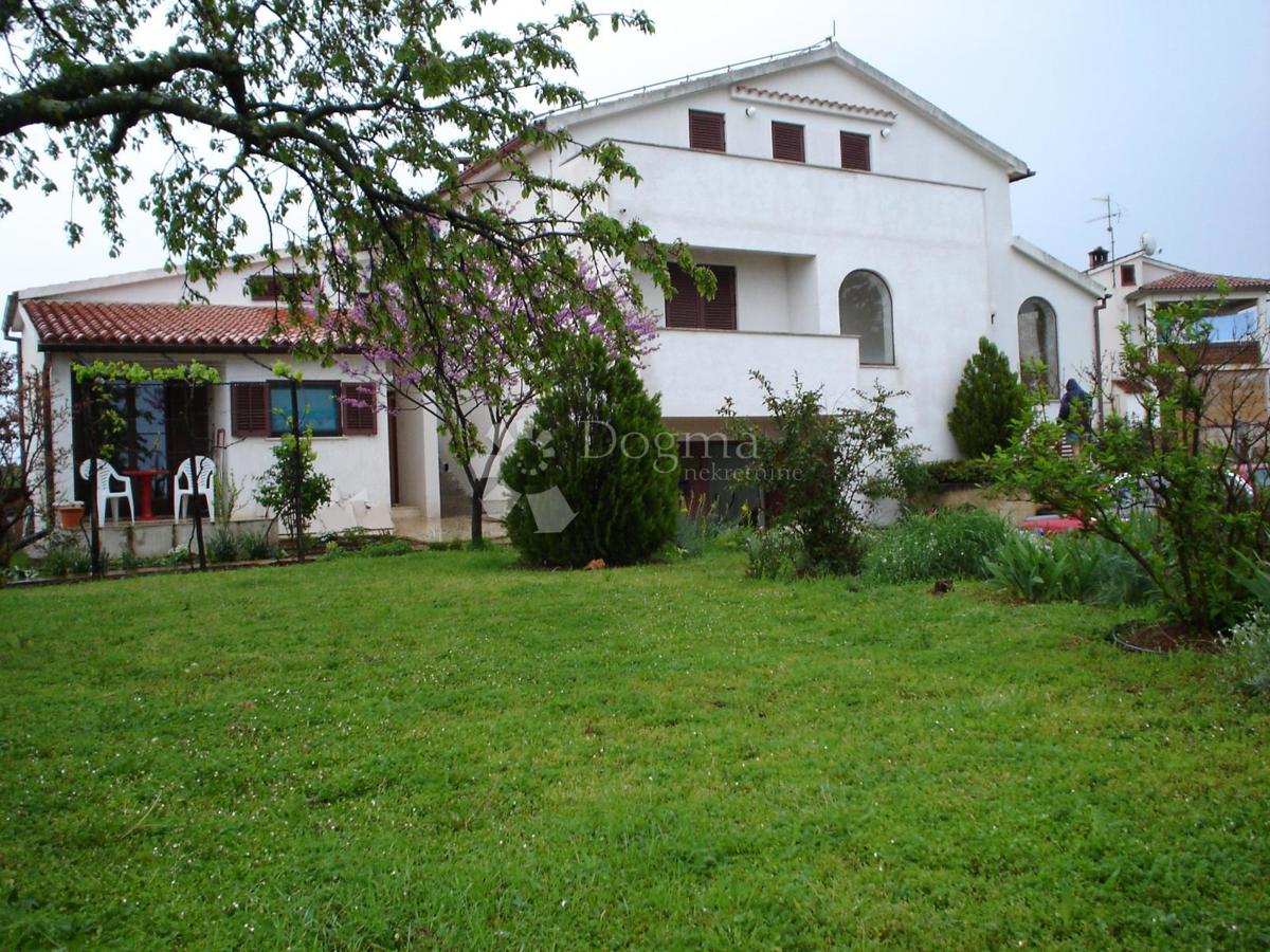 Hiša Nova Vas, Poreč, 318,31m2