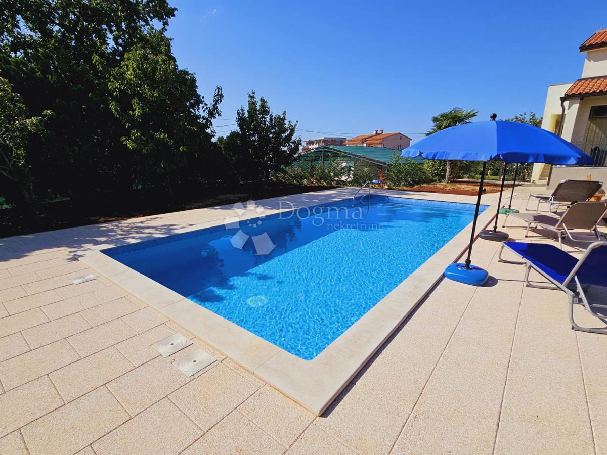 Hiša Nova Vas, Poreč, 318,31m2