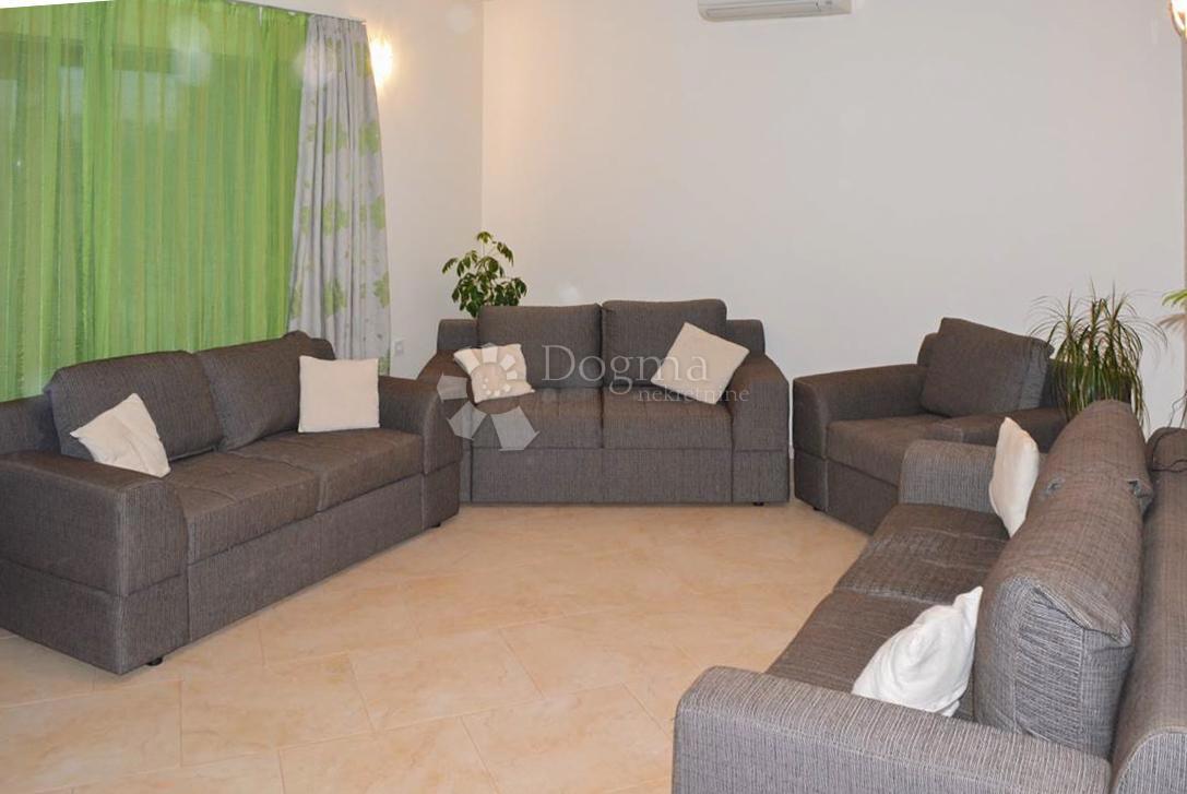 Hiša Nova Vas, Poreč, 318,31m2