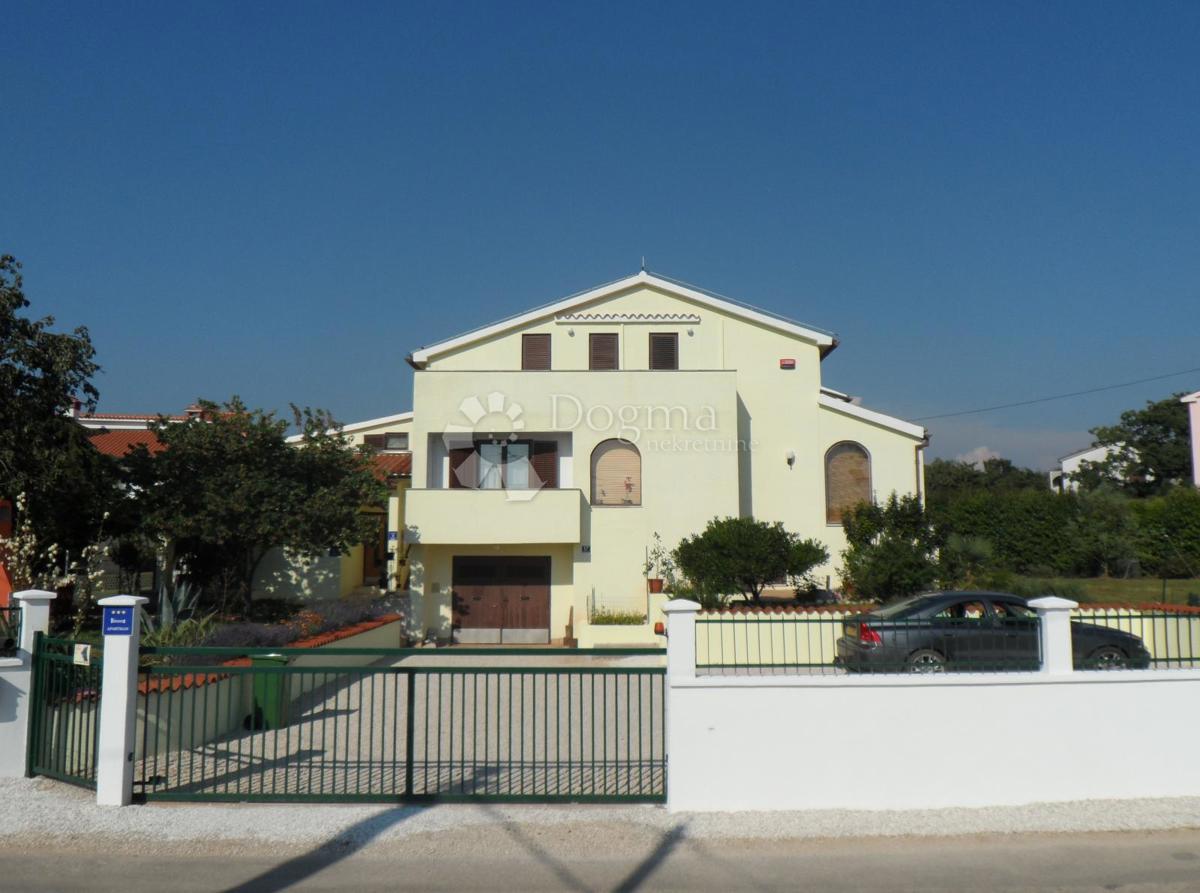 Hiša Nova Vas, Poreč, 318,31m2