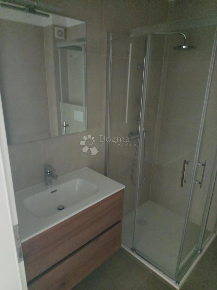 Stanovanje Centar, Pula, 54m2