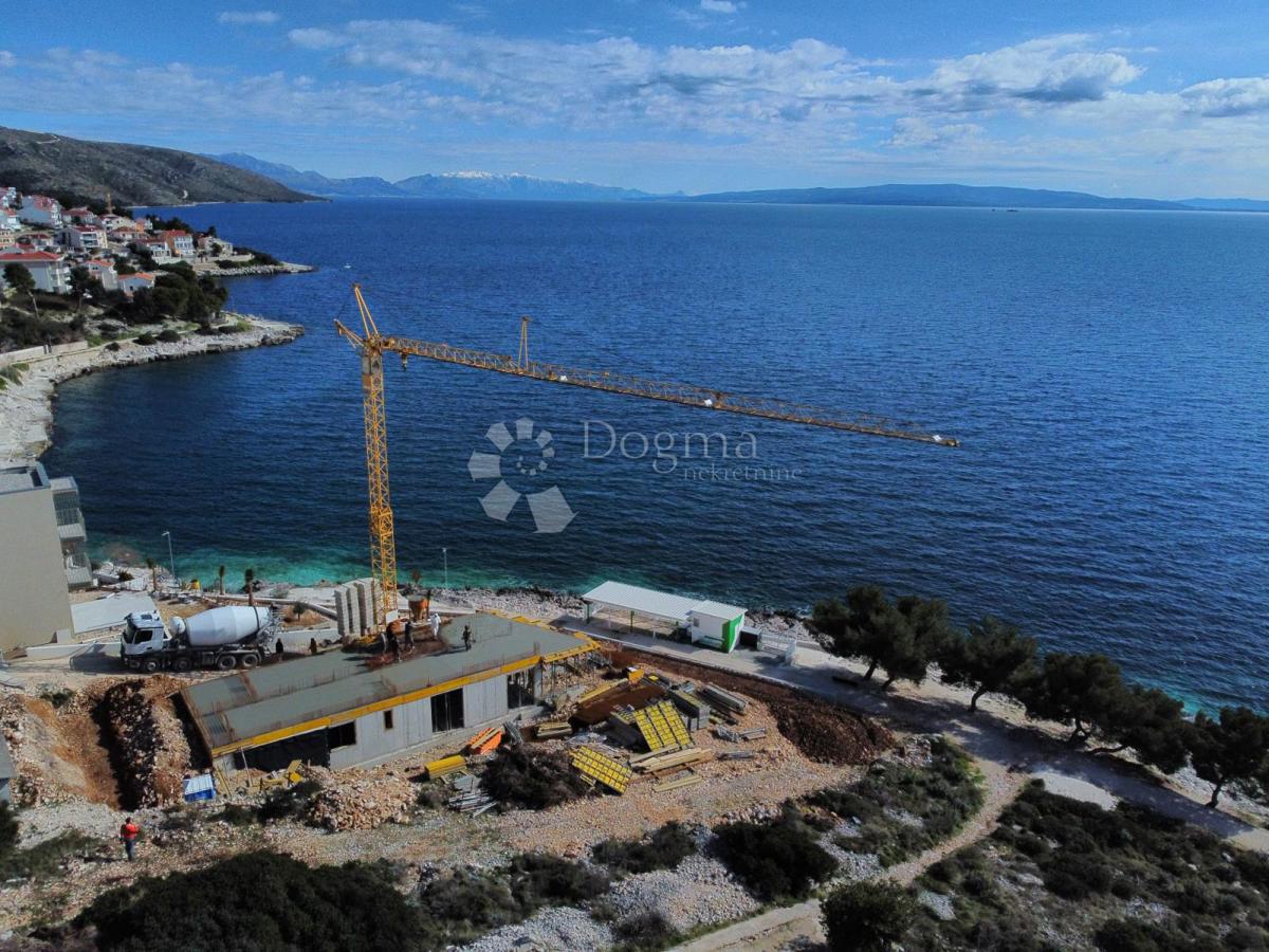 ČIOVO - PRVA VRSTA DO MORJA, VRHUNSKA LOKACIJA