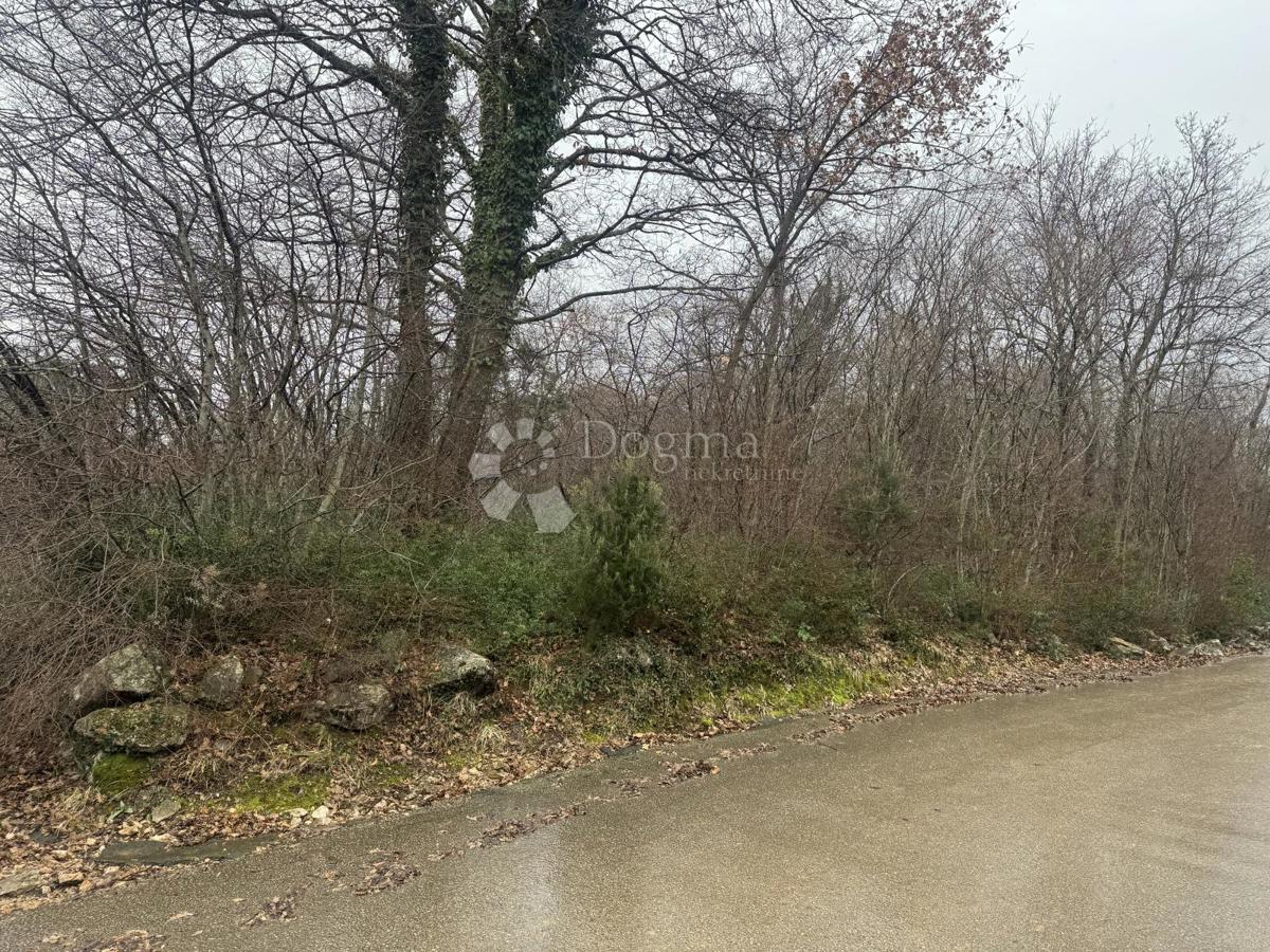 Zazidljivo zemljišče Risika, Vrbnik, 1.831m2