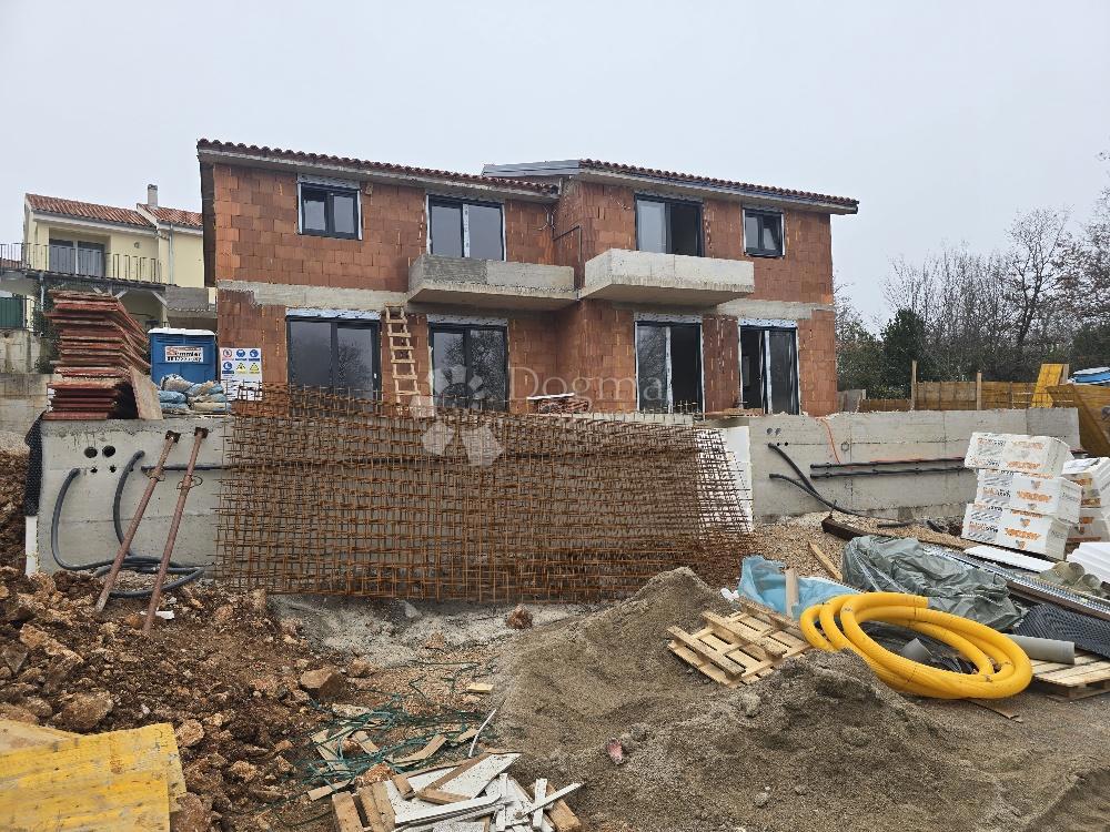 Hiša Hlapa, Dobrinj, 140m2