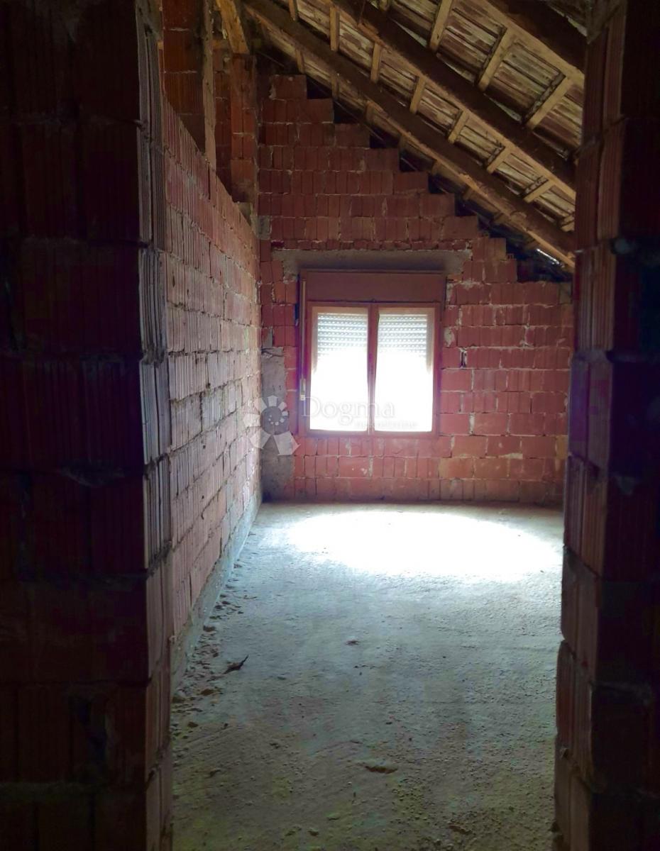 Hiša Našice, 279m2