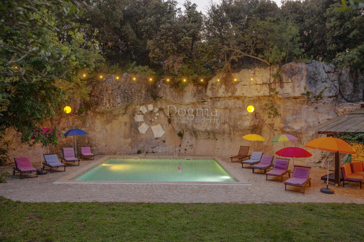 Hiša Centar, Pula, 199m2