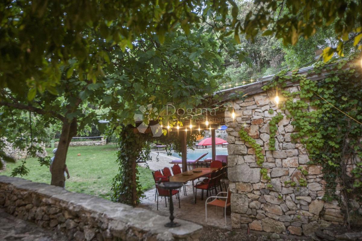 Hiša Centar, Pula, 199m2