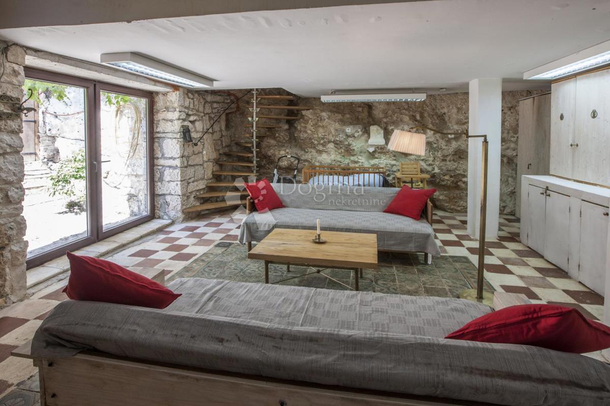 Hiša Centar, Pula, 199m2