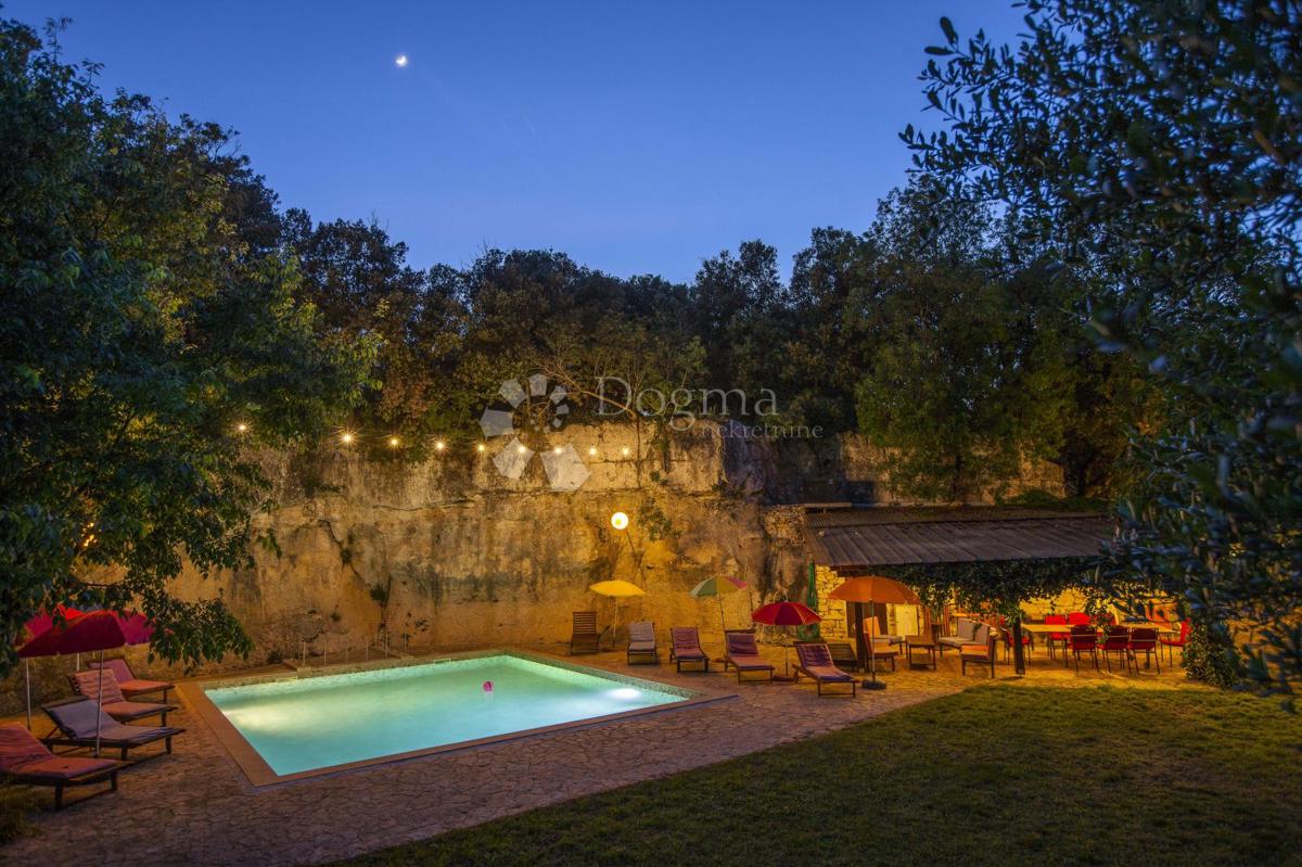 Hiša Centar, Pula, 199m2