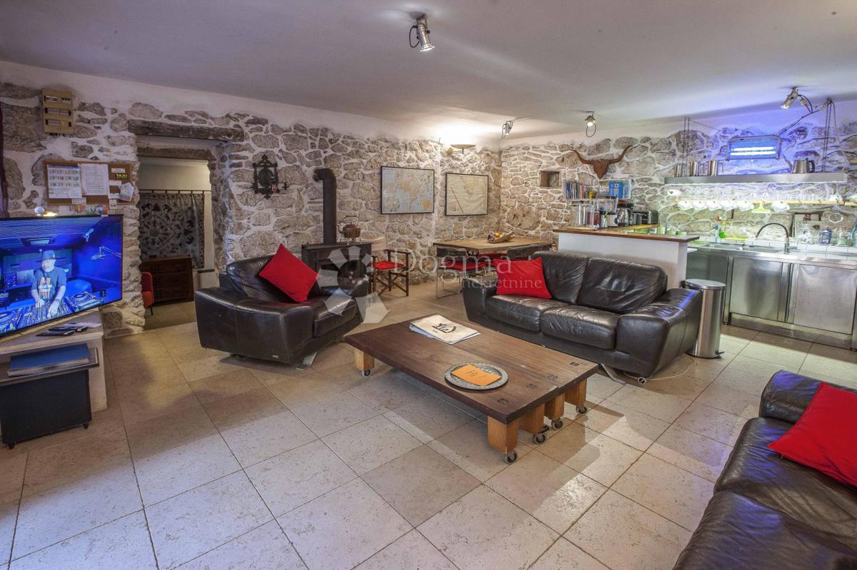 Hiša Centar, Pula, 199m2