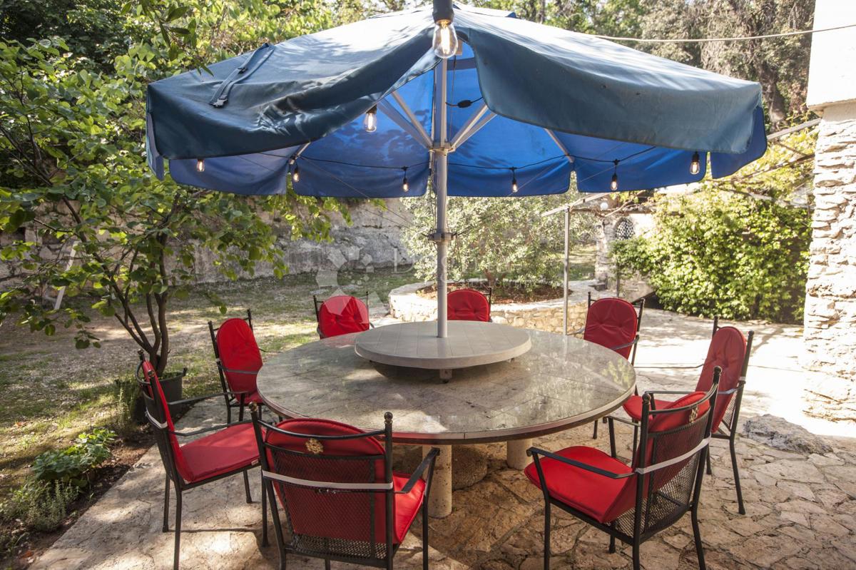 Hiša Centar, Pula, 199m2