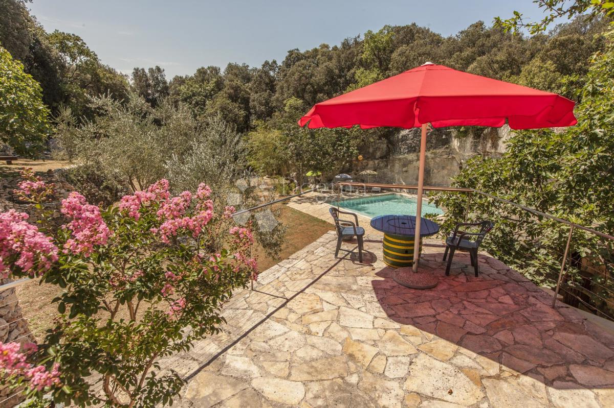 Hiša Centar, Pula, 199m2