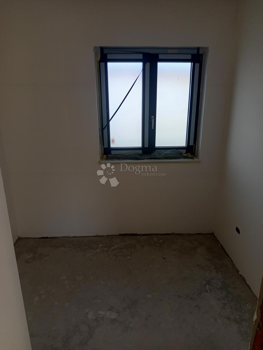 Stanovanje Valdebek, Pula, 93,66m2