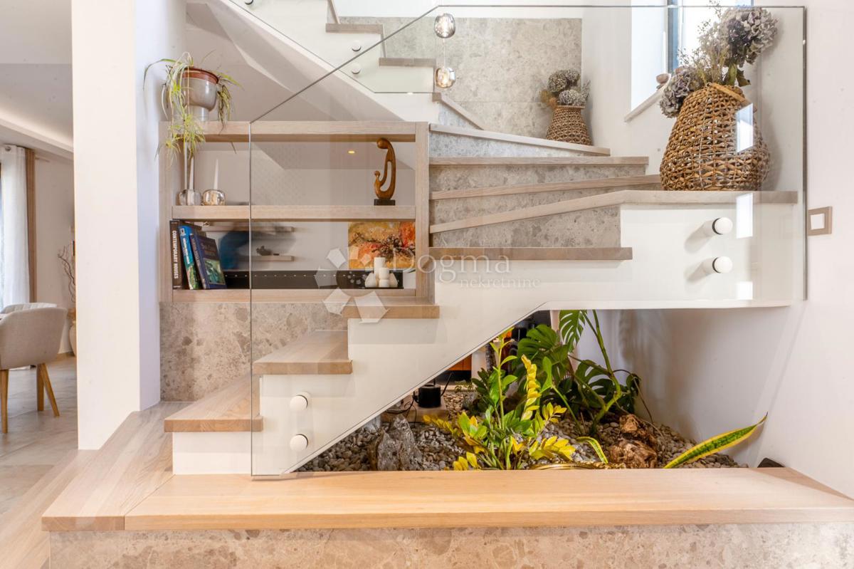 Hiša Linardići, Krk, 176m2