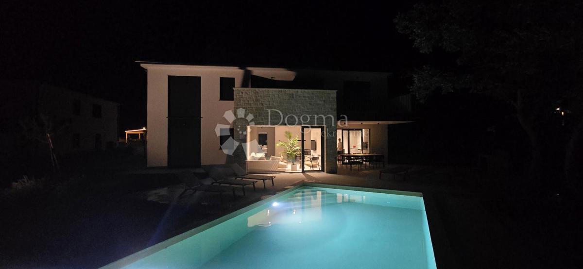 Zazidljivo zemljišče Sutivanac, Barban, 1.045m2