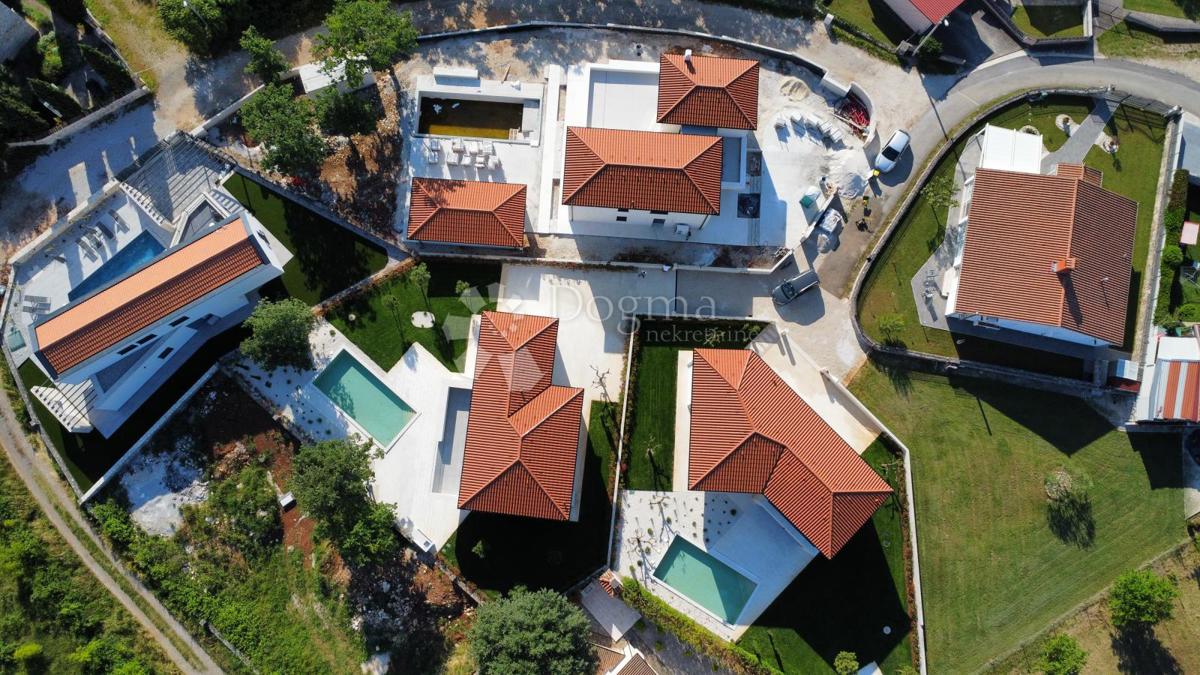 Zazidljivo zemljišče Sutivanac, Barban, 1.045m2