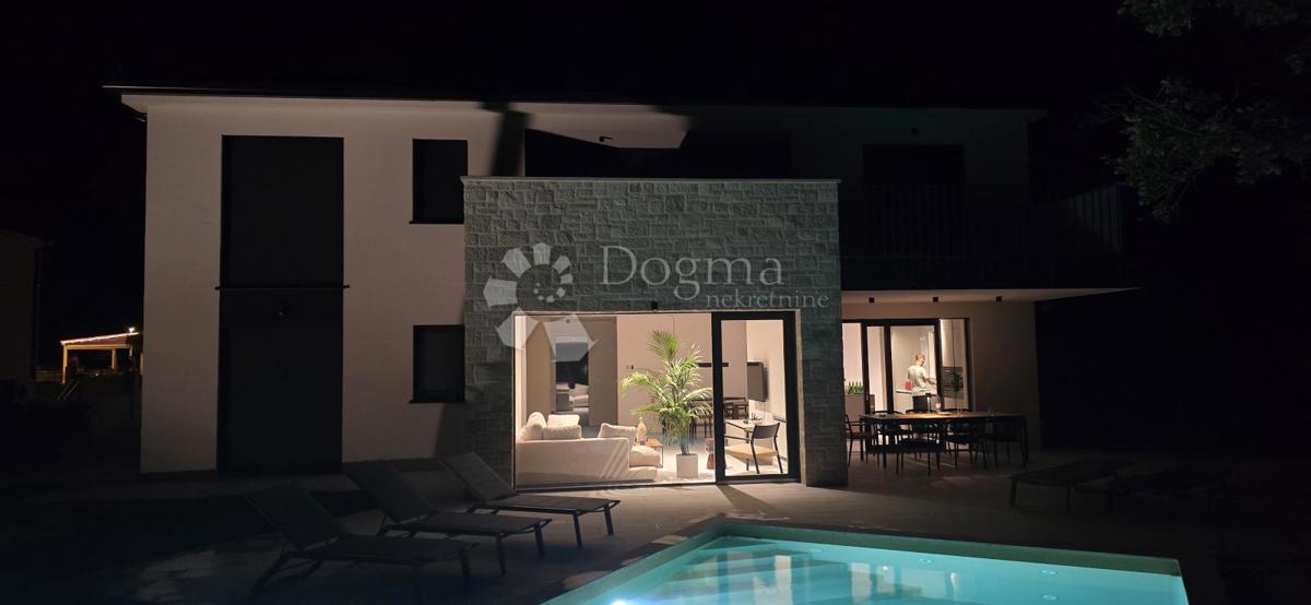 Zazidljivo zemljišče Sutivanac, Barban, 1.045m2