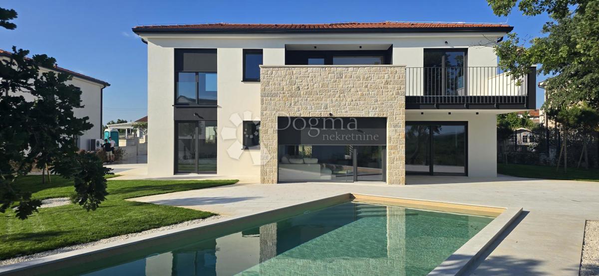 Zazidljivo zemljišče Sutivanac, Barban, 1.045m2