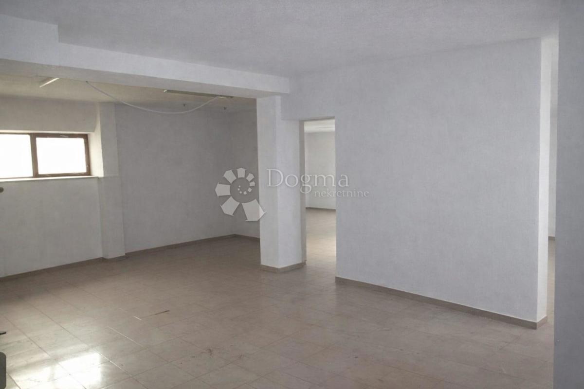 Poslovni prostor Donji Miholjac, 122,40m2