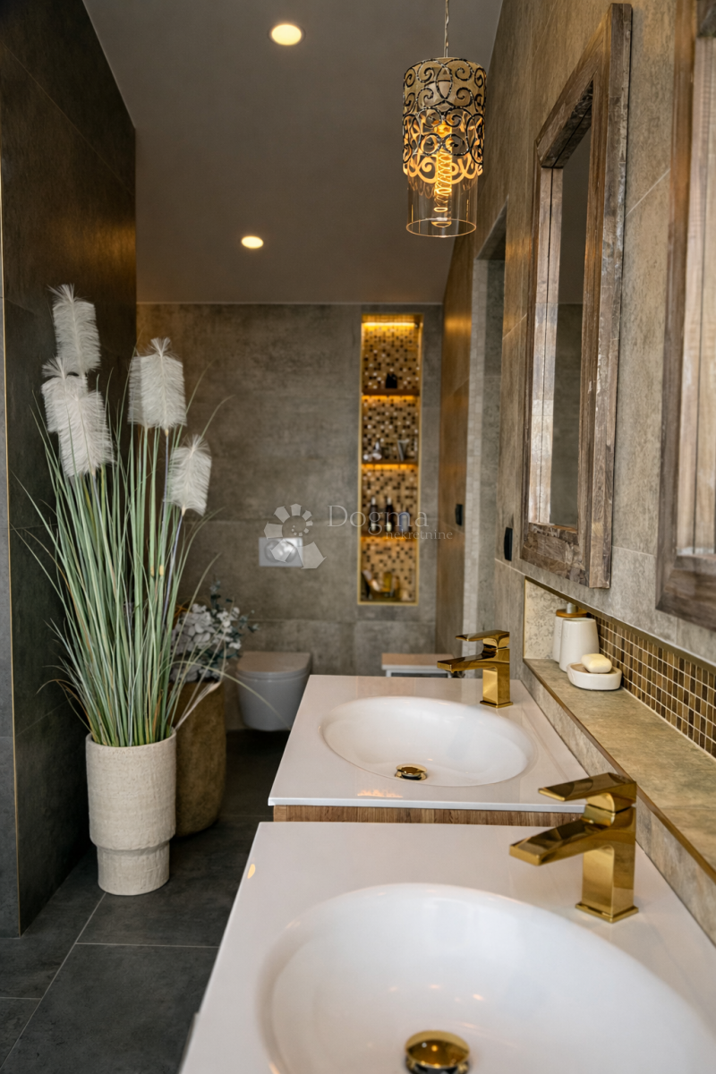 Hiša Žrnovnica, Split - Okolica, 102m2