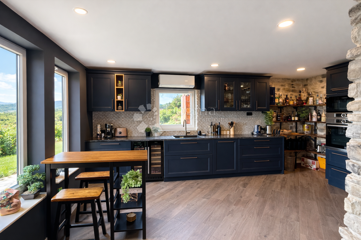 Hiša Žrnovnica, Split - Okolica, 102m2