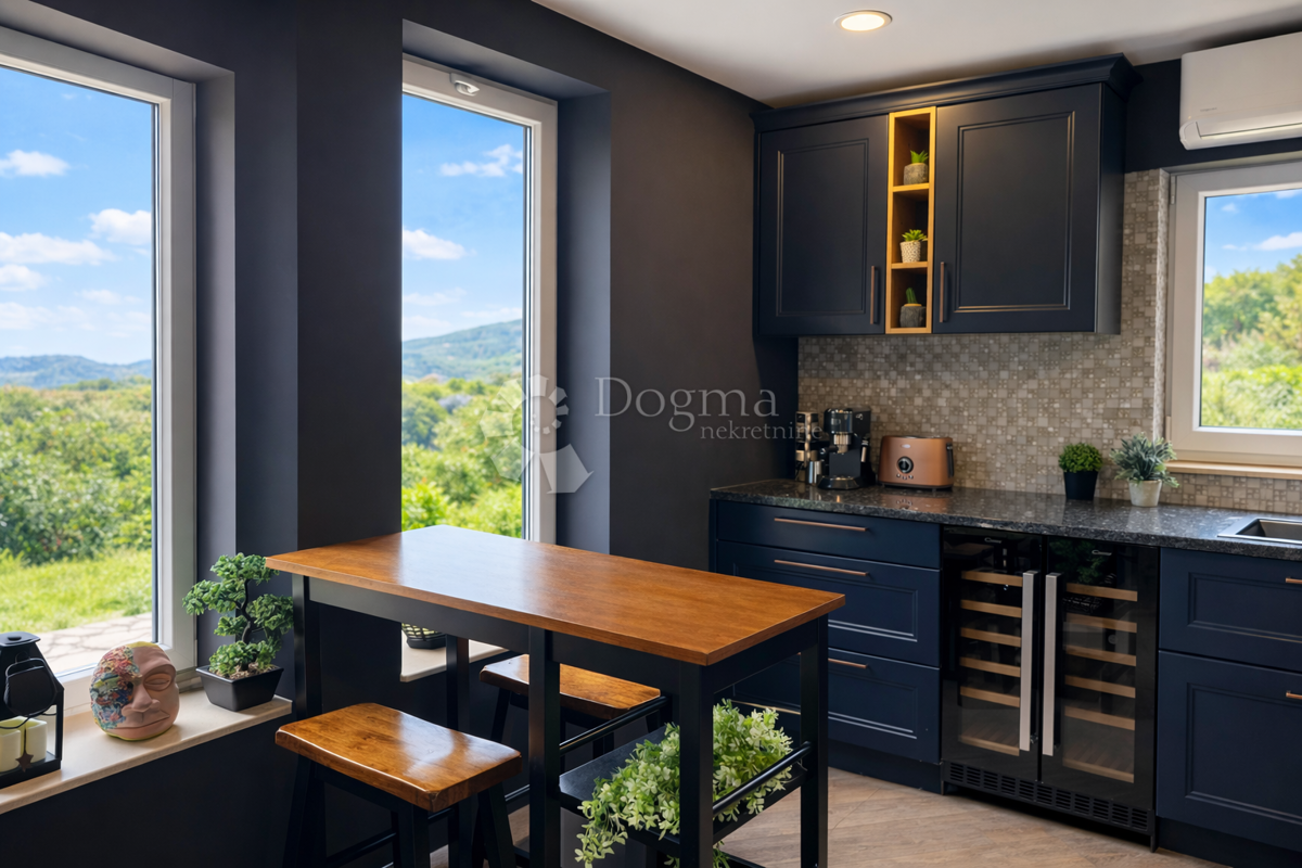 Hiša Žrnovnica, Split - Okolica, 102m2