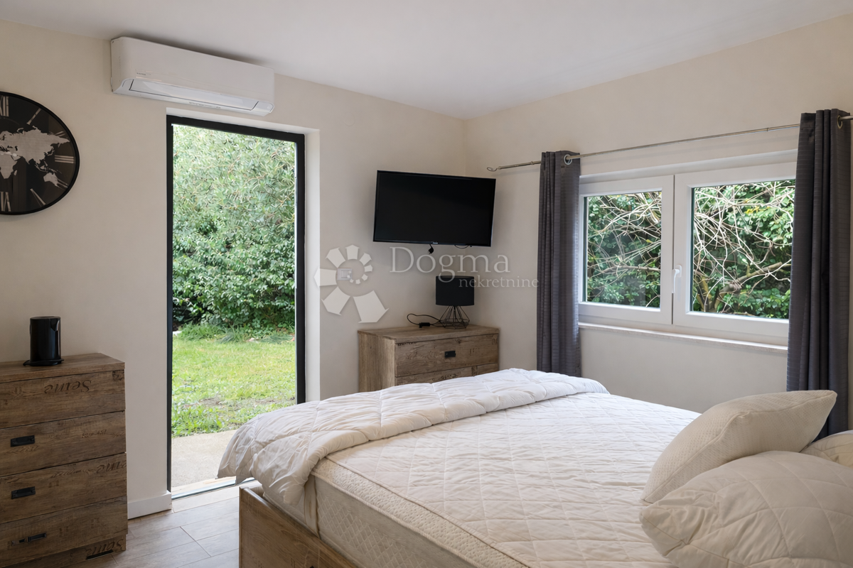 Hiša Žrnovnica, Split - Okolica, 102m2