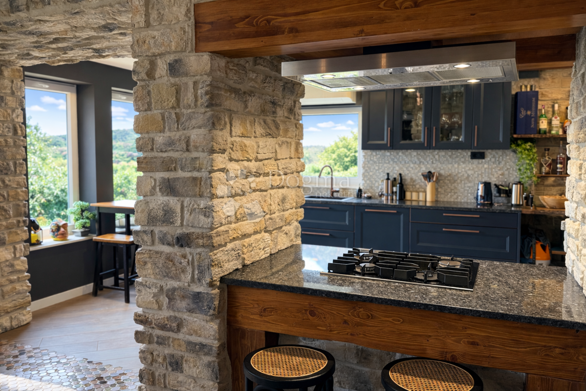 Hiša Žrnovnica, Split - Okolica, 102m2