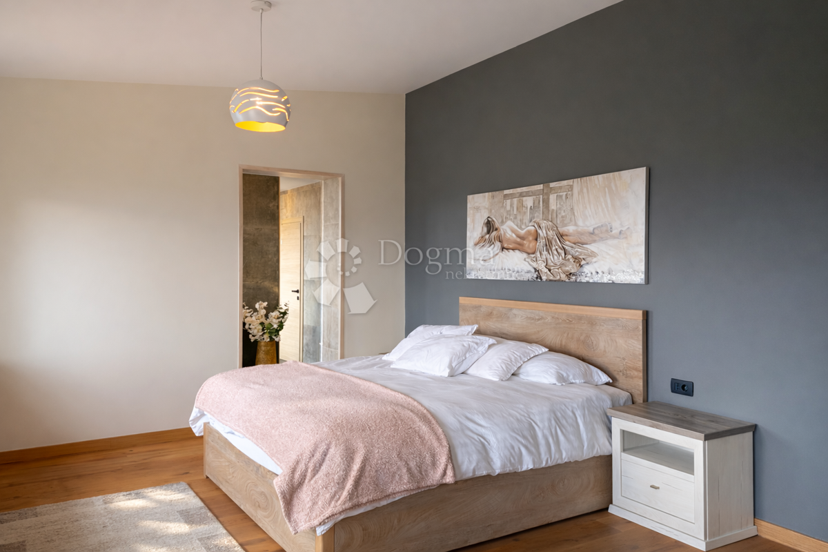 Hiša Žrnovnica, Split - Okolica, 102m2