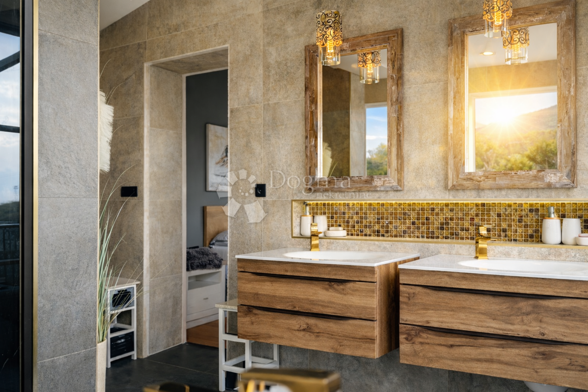 Hiša Žrnovnica, Split - Okolica, 102m2