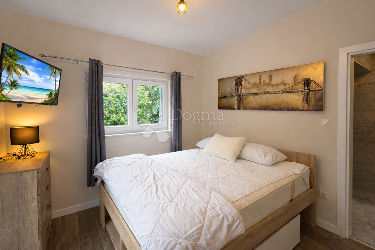 Hiša Žrnovnica, Split - Okolica, 102m2