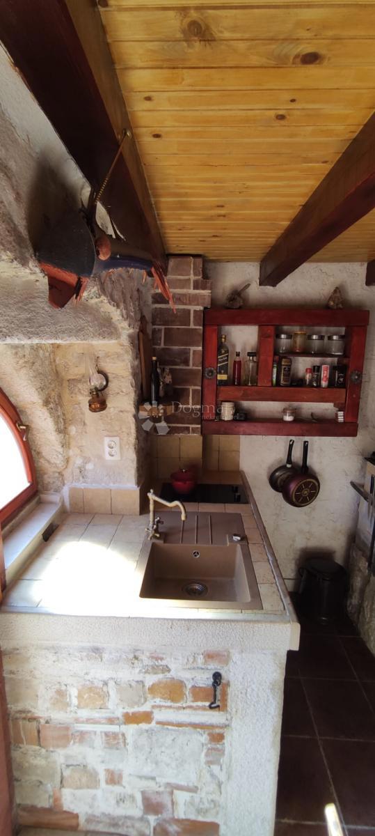 Hiša Gdinj, Jelsa, 54m2