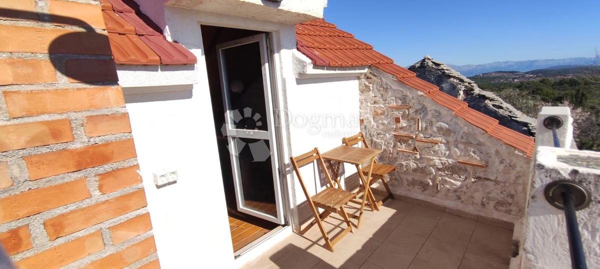 Hiša Gdinj, Jelsa, 54m2