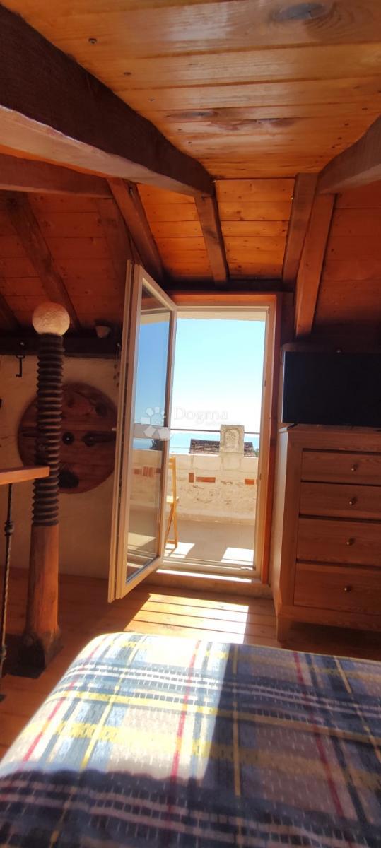 Hiša Gdinj, Jelsa, 54m2