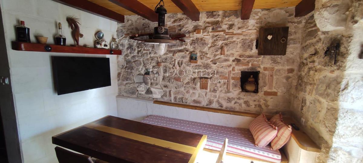 Hiša Gdinj, Jelsa, 54m2