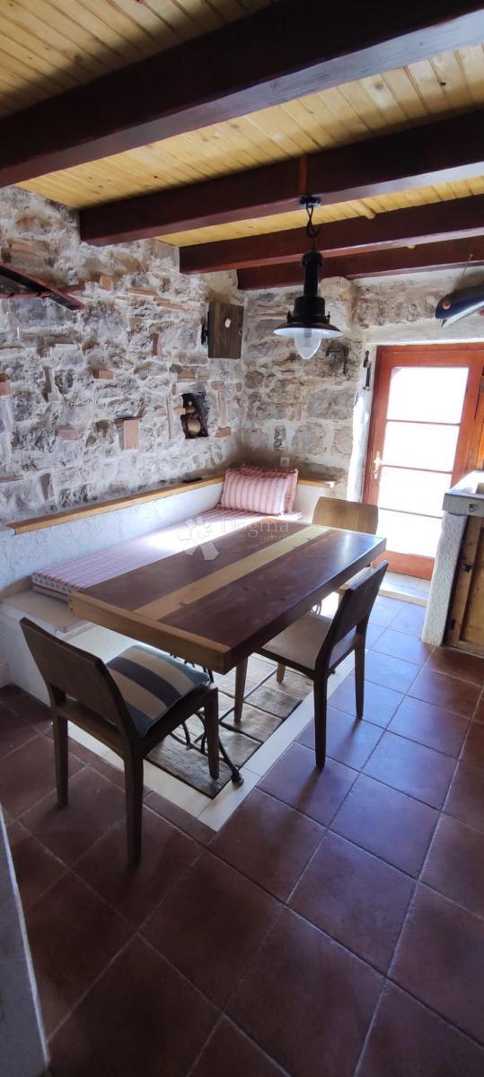 Hiša Gdinj, Jelsa, 54m2