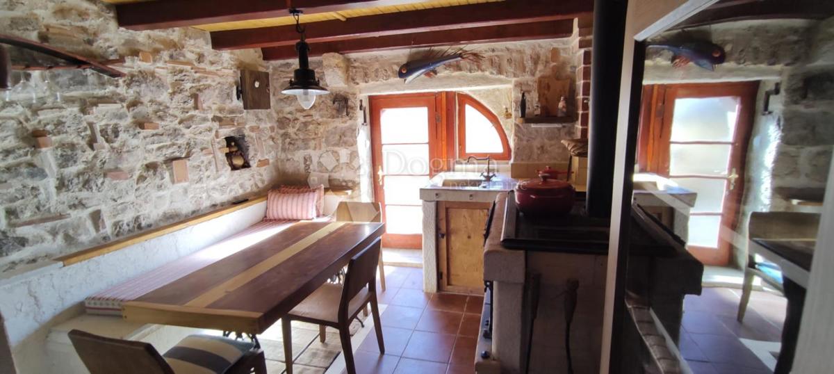 Hiša Gdinj, Jelsa, 54m2