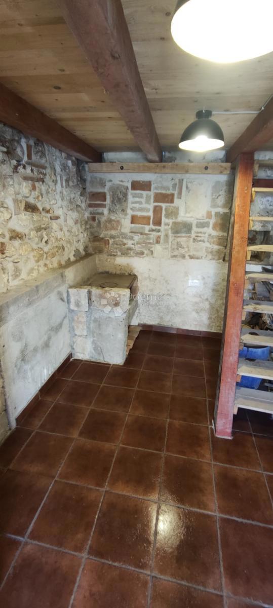 Hiša Gdinj, Jelsa, 54m2