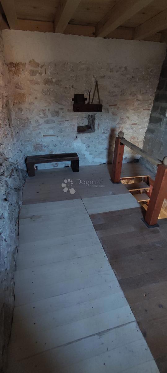 Hiša Gdinj, Jelsa, 54m2