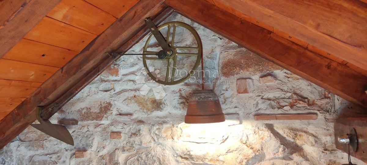 Hiša Gdinj, Jelsa, 54m2