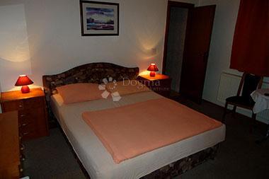 Hiša Brodsko Vinogorje, Slavonski Brod, 872m2