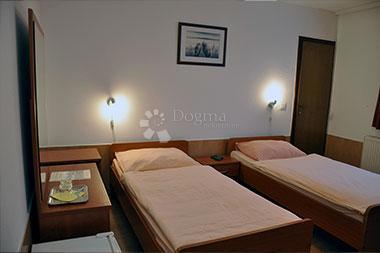 Hiša Brodsko Vinogorje, Slavonski Brod, 872m2