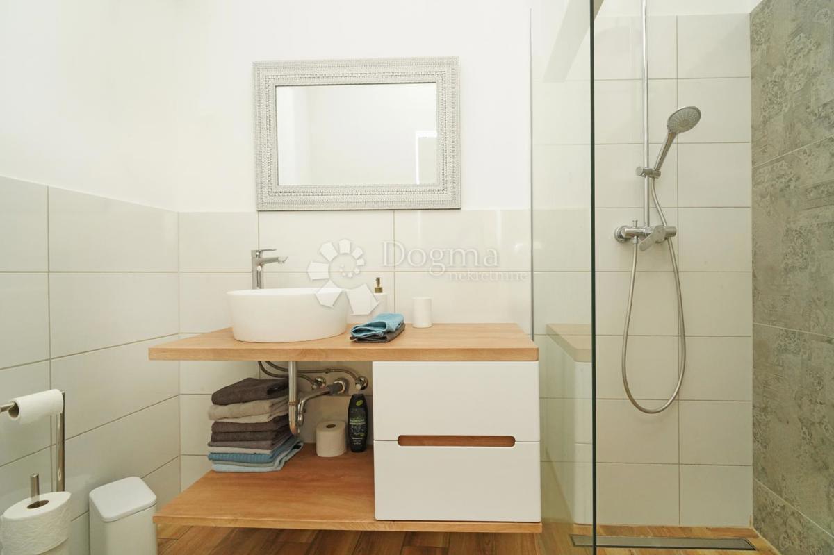 Hiša Deklići, Kaštelir-Labinci, 180m2