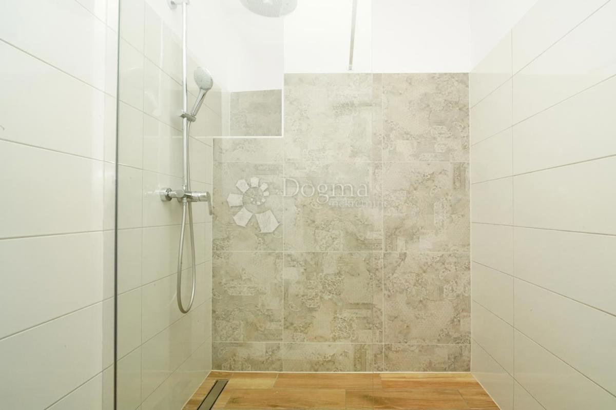 Hiša Deklići, Kaštelir-Labinci, 180m2