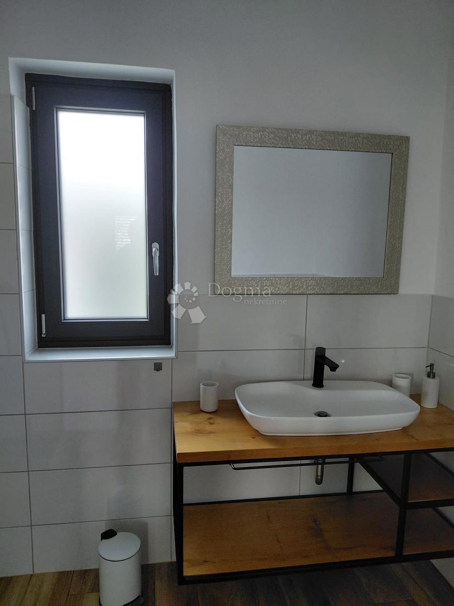 Hiša Deklići, Kaštelir-Labinci, 180m2